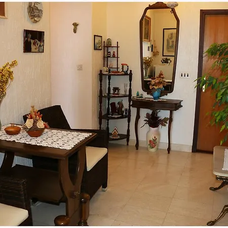 Helena Apartment