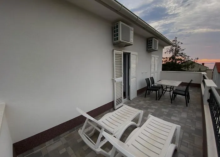 Helena Appartement *